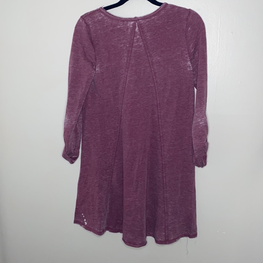 🪼Adorable lightweight distressed maroon dress! - Picture 4 of 5
